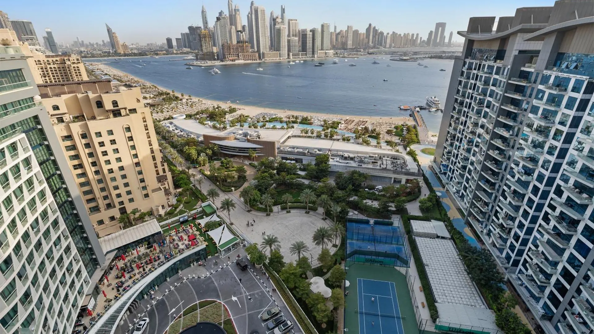 Brand New Luxury Studio In The Heart Of The Palm Apartment